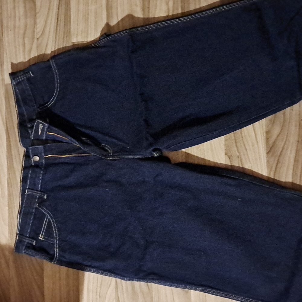 Jeans ๐ - Picture 2 of 3